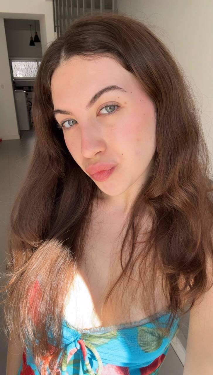 Nude girl Amber in Ouagadougou