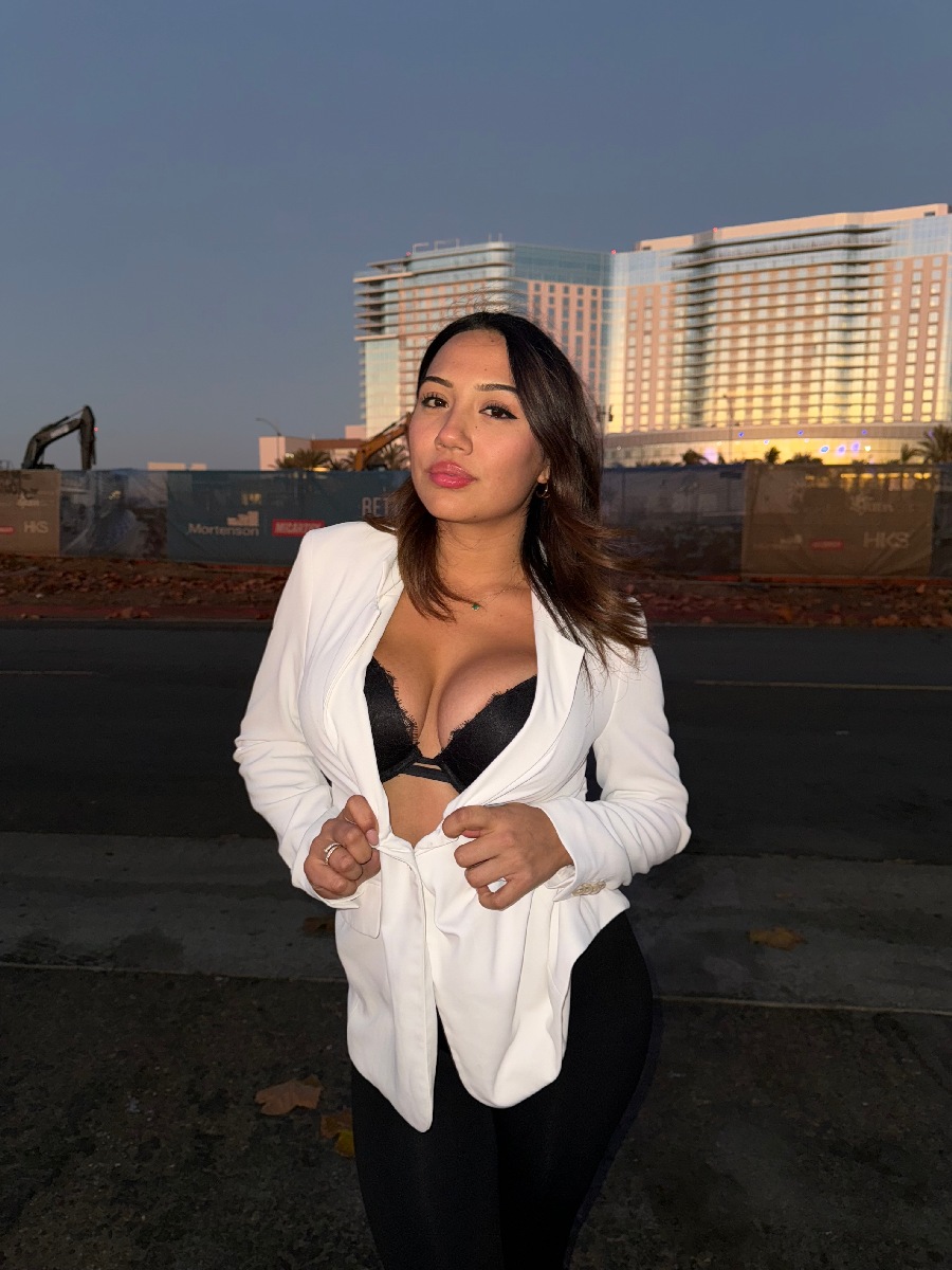 Take a pause and enjoy Ali Cruz — streaming from Ouagadougou