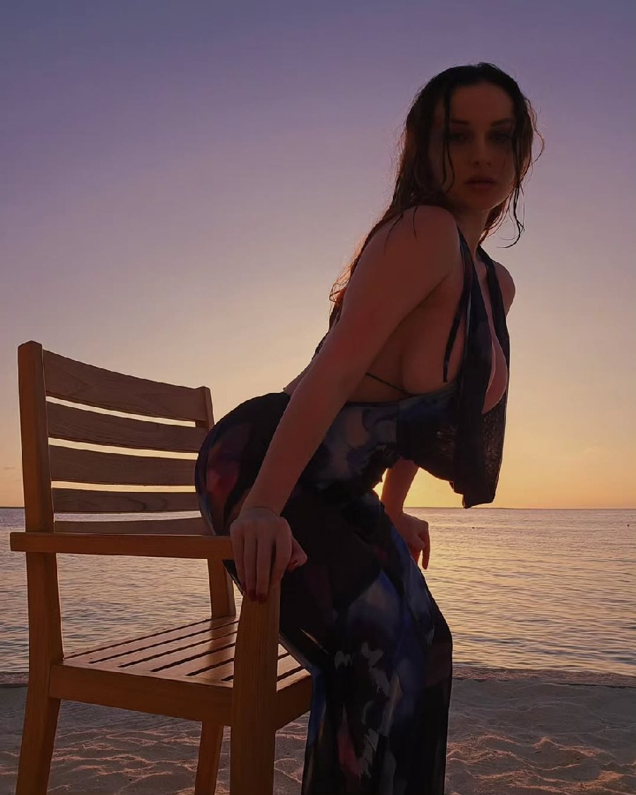 Sexy girl Miranda Faith nude in Ouagadougou