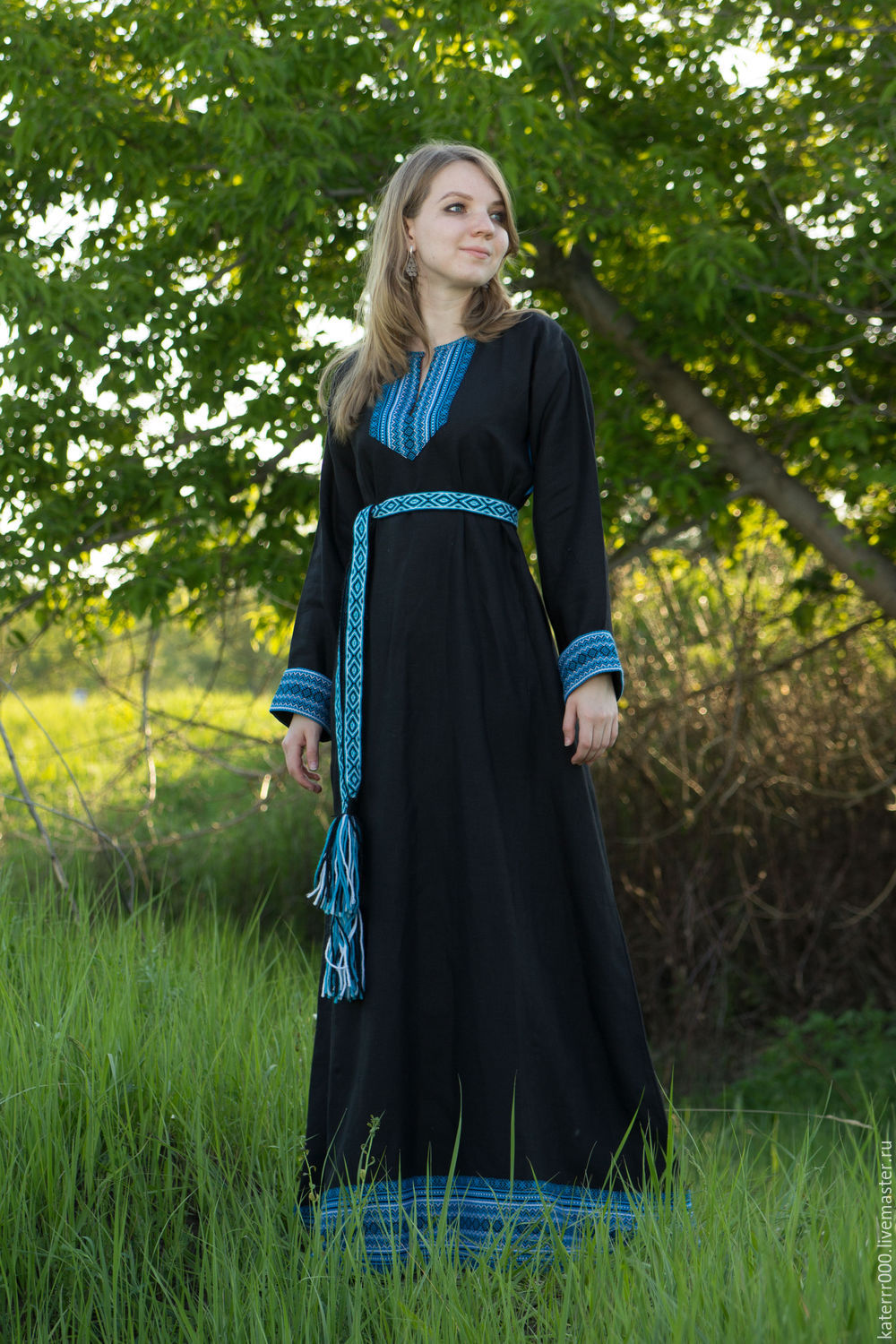 Women in Slavic costumes in Ouagadougou